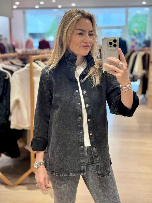 Sur chemise en jeans